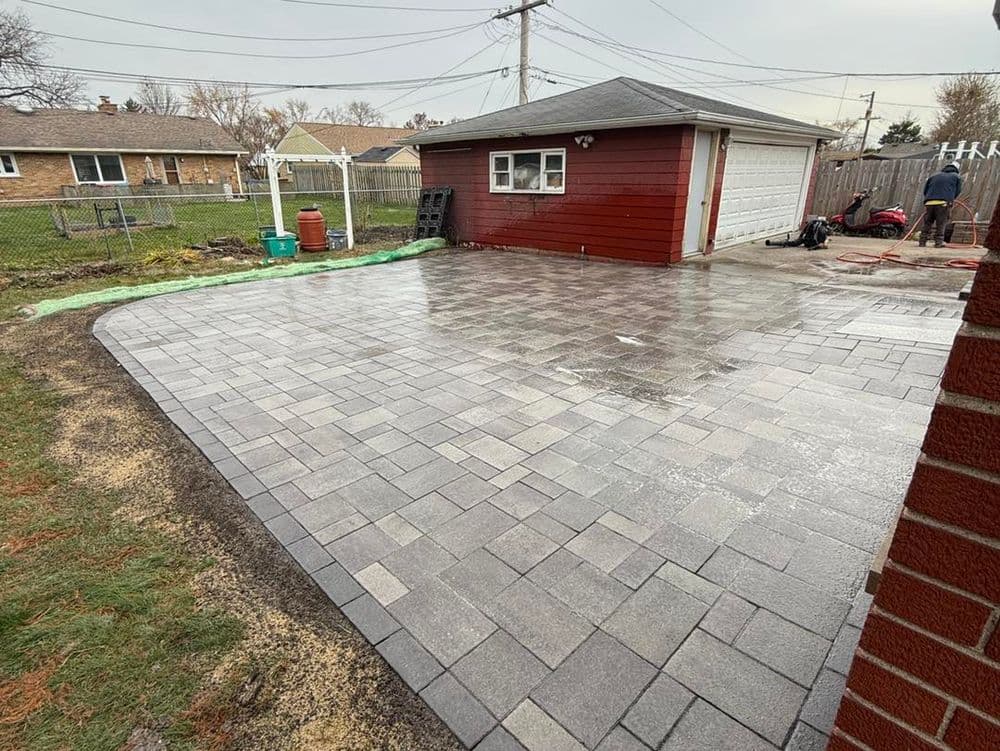Gallery photos for Backyard Patio Installation in Oak Lawn: Image #5